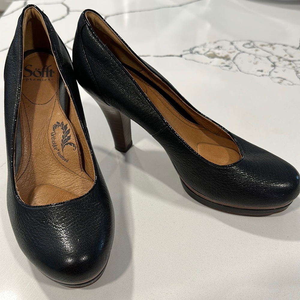 Sofft black heels. Size 8 medium.